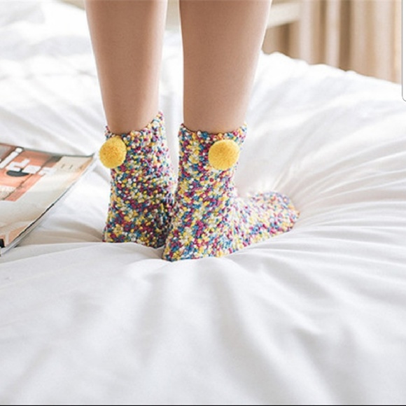 Cupcake Fuzzy Socks-Yellow - Picture 5 of 5